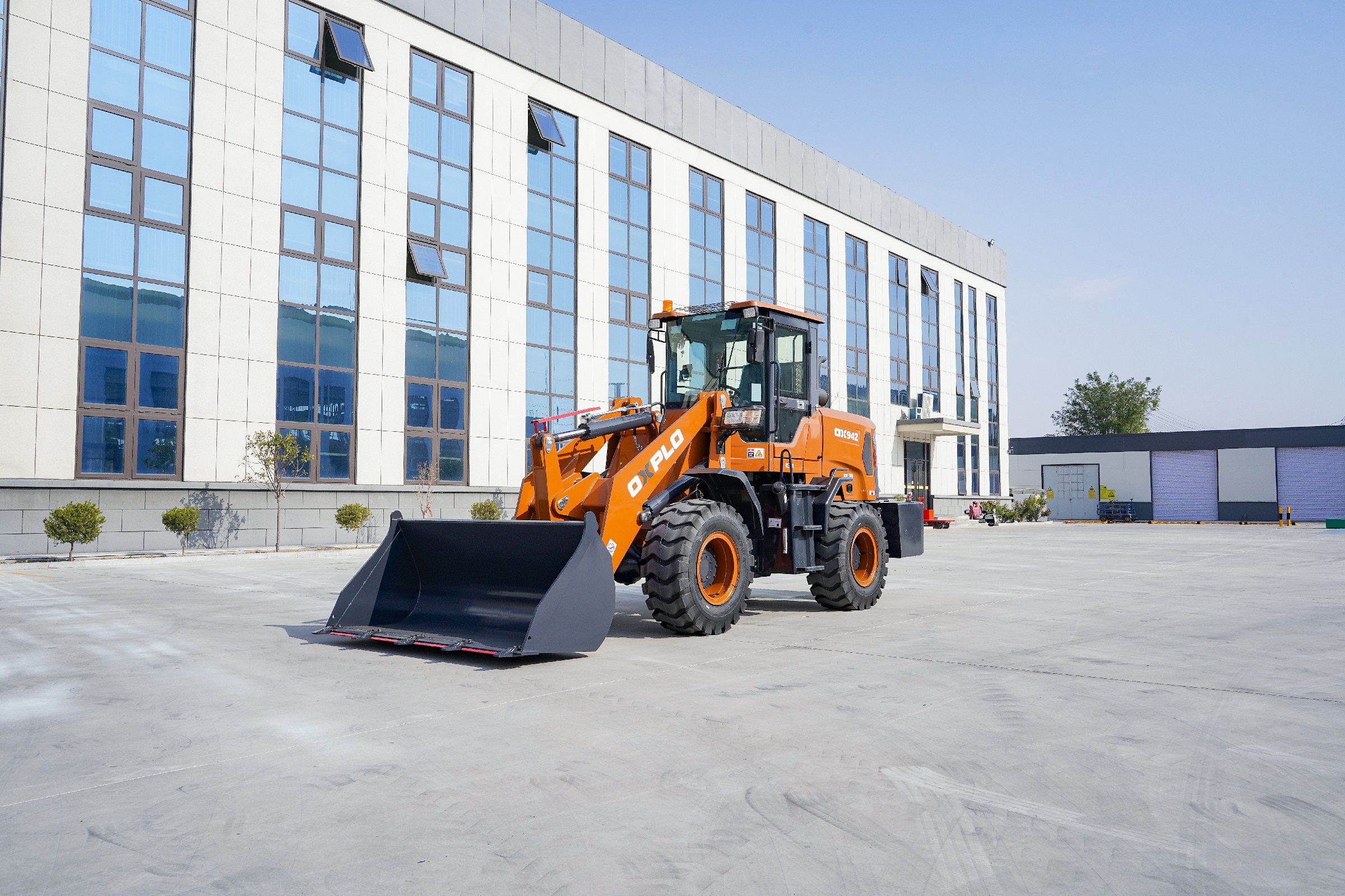 Maintenance of wheel loaders in wet environments