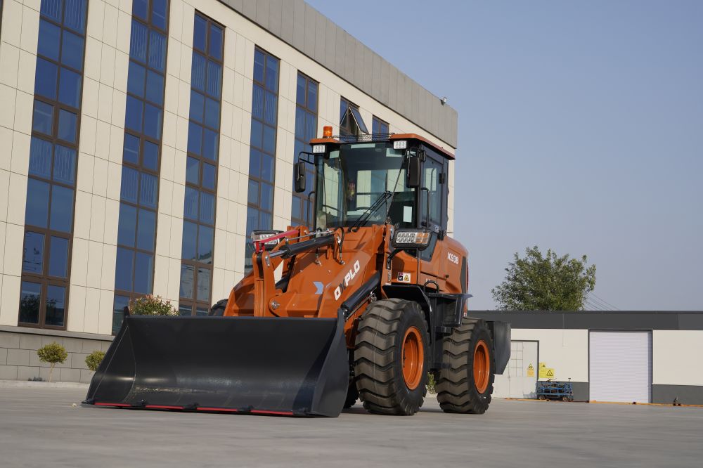 Knowledge of loader hydraulic cylinder maintenance